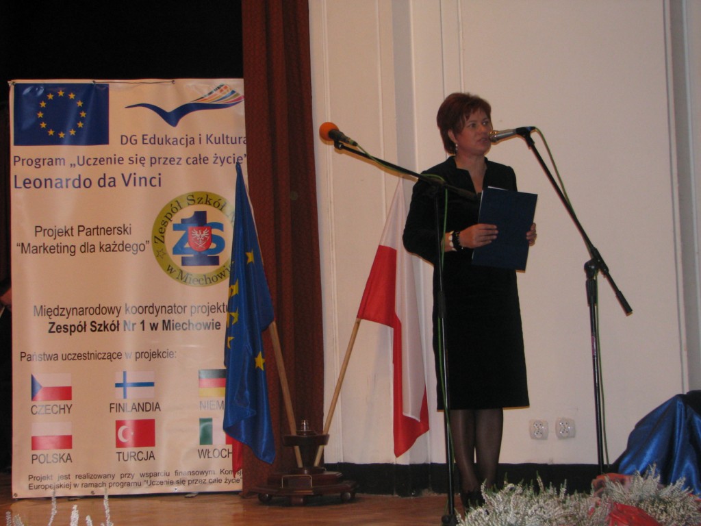 Dyrektor Szkoły Marzena Samborska inauguruje realizację projektu, 2007r.